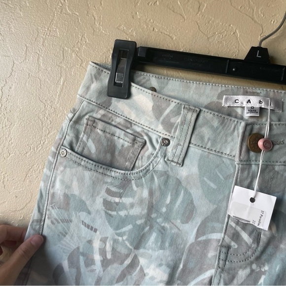 Cabi #227 Paradise Palm Leaf Cropped Skinny Jeans - Picture 8 of 8